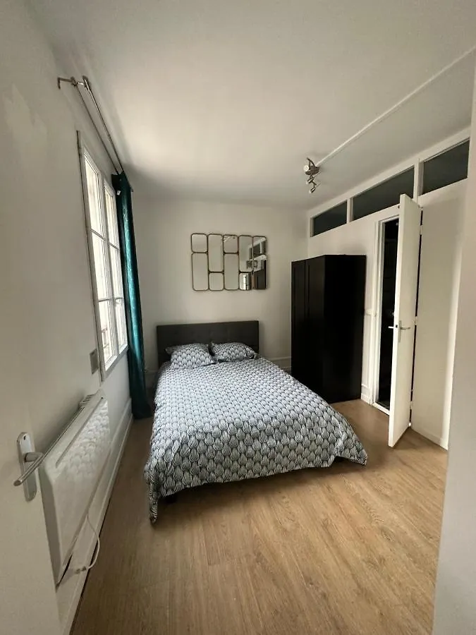 Appartement Paris 12Eme Montgallet 0*,  France